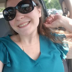 Meet your Posher, Olivia